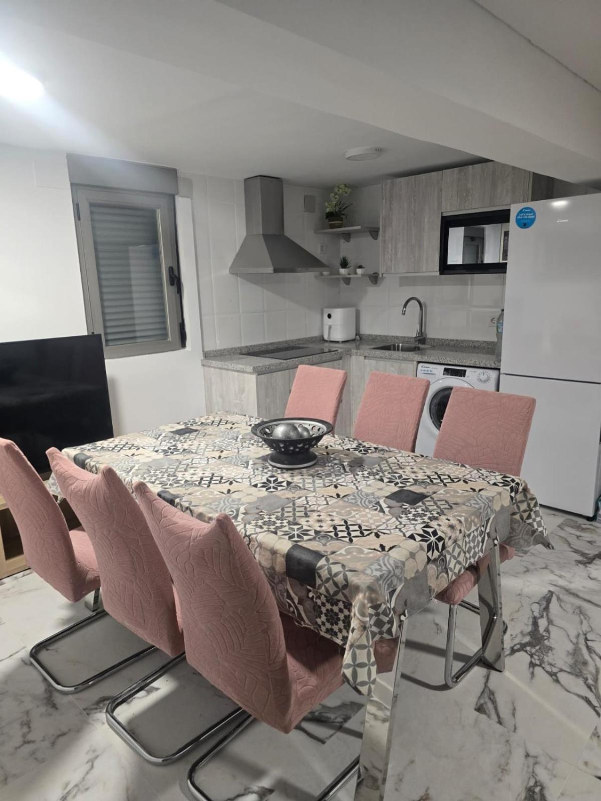 Mellis Apartment *